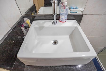 Apartamento à venda com 48m², 2 quartos e 1 vaga Apartamento à venda com 48m², 2 quartos e 1 vagaBanheiro