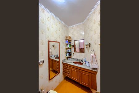 Casa à venda com 220m², 3 quartos e 2 vagasBanheiro da Suíte