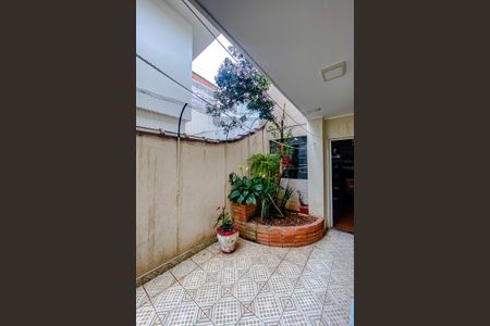 Casa à venda com 220m², 3 quartos e 2 vagasCorredor