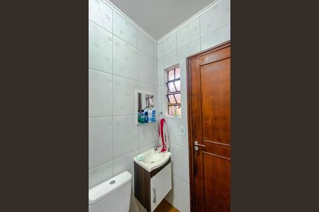 Casa à venda com 220m², 3 quartos e 2 vagasBanheiro de serviço