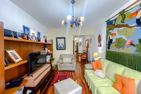 Casa à venda com 220m², 3 quartos e 2 vagasSala