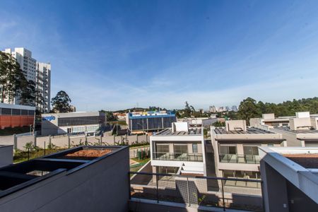 Casa de condomínio à venda com 230m², 3 quartos e 3 vagas Casa de condomínio à venda com 230m², 3 quartos e 3 vagasVista da Varanda da Suíte 2