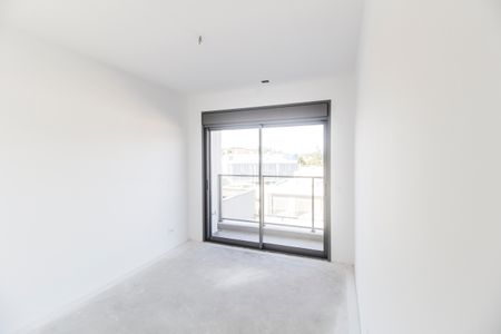 Casa de condomínio à venda com 230m², 3 quartos e 3 vagas Casa de condomínio à venda com 230m², 3 quartos e 3 vagasSuíte 2