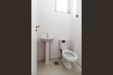 Casa de condomínio à venda com 230m², 3 quartos e 3 vagas Casa de condomínio à venda com 230m², 3 quartos e 3 vagasBanheiro de serviço