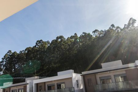 Casa de condomínio à venda com 230m², 3 quartos e 3 vagas Casa de condomínio à venda com 230m², 3 quartos e 3 vagasVista da Sala