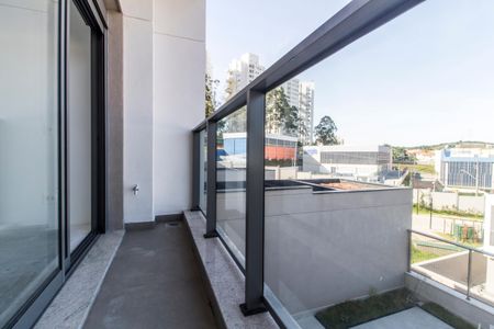 Casa de condomínio à venda com 230m², 3 quartos e 3 vagas Casa de condomínio à venda com 230m², 3 quartos e 3 vagasVaranda da Suíte 2