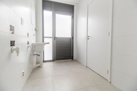 Casa de condomínio à venda com 230m², 3 quartos e 3 vagas Casa de condomínio à venda com 230m², 3 quartos e 3 vagasÁrea de Serviço