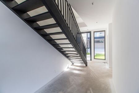 Casa de condomínio à venda com 230m², 3 quartos e 3 vagas Casa de condomínio à venda com 230m², 3 quartos e 3 vagasSala