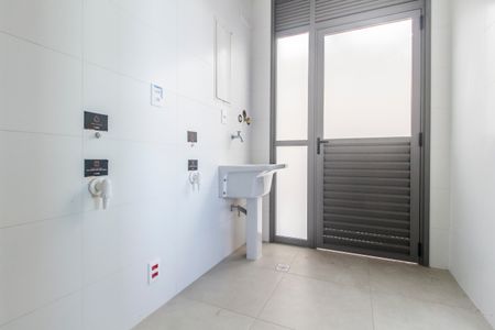 Casa de condomínio à venda com 230m², 3 quartos e 3 vagas Casa de condomínio à venda com 230m², 3 quartos e 3 vagasÁrea de Serviço