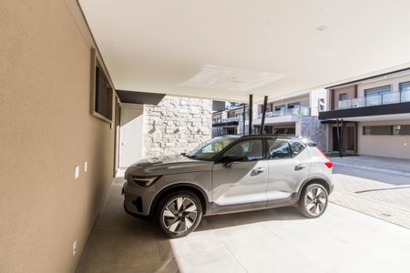 Casa de condomínio à venda com 230m², 3 quartos e 3 vagas Casa de condomínio à venda com 230m², 3 quartos e 3 vagasGaragem