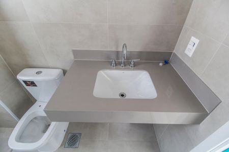 Casa de condomínio à venda com 230m², 3 quartos e 3 vagas Casa de condomínio à venda com 230m², 3 quartos e 3 vagasBanheiro da Suíte 3