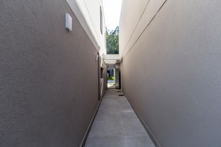 Casa de condomínio à venda com 230m², 3 quartos e 3 vagas Casa de condomínio à venda com 230m², 3 quartos e 3 vagasCorredor