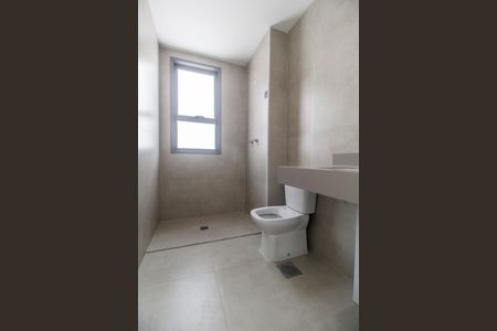 Casa de condomínio à venda com 230m², 3 quartos e 3 vagas Casa de condomínio à venda com 230m², 3 quartos e 3 vagasBanheiro da Suíte 3