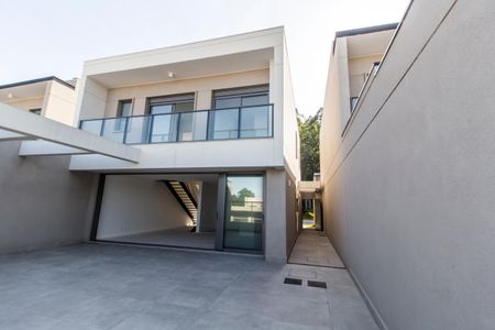 Casa de condomínio à venda com 230m², 3 quartos e 3 vagas Casa de condomínio à venda com 230m², 3 quartos e 3 vagasQuintal