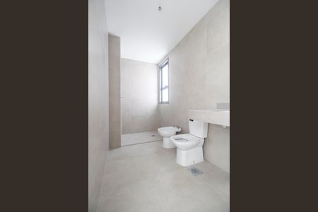 Casa de condomínio à venda com 230m², 3 quartos e 3 vagas Casa de condomínio à venda com 230m², 3 quartos e 3 vagasBanheiro da Suíte 1