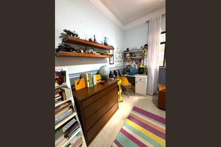 Casa à venda com 186m², 3 quartos e sem vaga