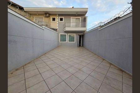 Casa à venda com 120m², 3 quartos e 4 vagas