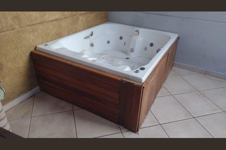 Casa à venda com 120m², 3 quartos e 4 vagas