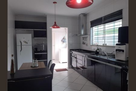 Casa à venda com 120m², 3 quartos e 4 vagas