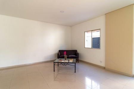 Apartamento à venda com 55m², 2 quartos e 1 vaga Apartamento à venda com 55m², 2 quartos e 1 vagaHall social