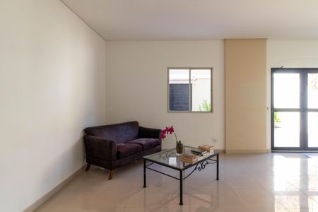 Apartamento à venda com 55m², 2 quartos e 1 vaga Apartamento à venda com 55m², 2 quartos e 1 vagaHall social