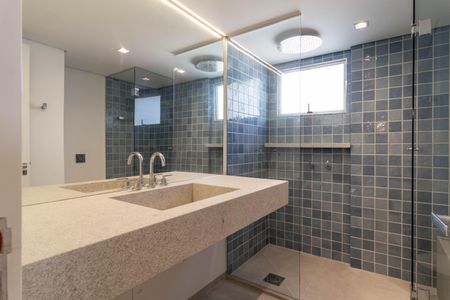 Apartamento à venda com 55m², 2 quartos e 1 vaga Apartamento à venda com 55m², 2 quartos e 1 vagaBanheiro