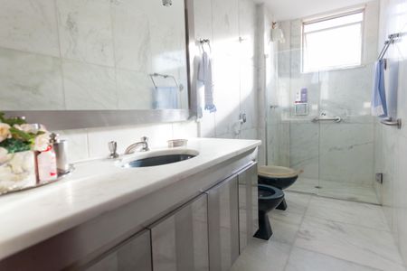 Apartamento à venda com 190m², 4 quartos e 2 vagasBanheiro da Suíte