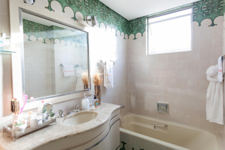 Apartamento à venda com 190m², 4 quartos e 2 vagasBanheiro Social