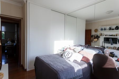 Apartamento à venda com 190m², 4 quartos e 2 vagasQuarto 2