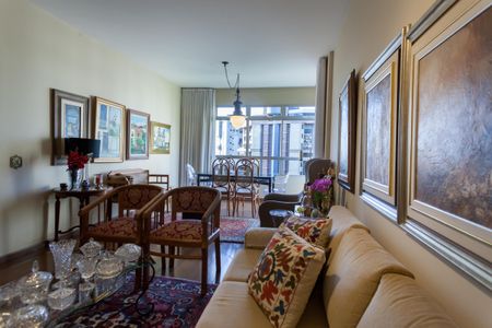 Apartamento à venda com 190m², 4 quartos e 2 vagasSala