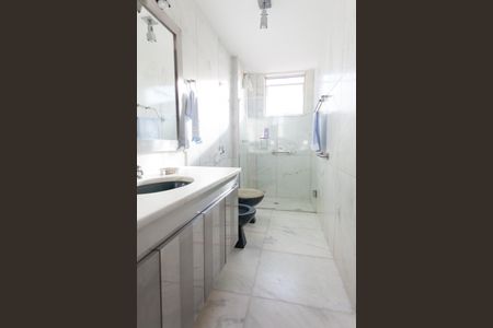 Apartamento à venda com 190m², 4 quartos e 2 vagasBanheiro da Suíte