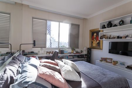 Apartamento à venda com 190m², 4 quartos e 2 vagasQuarto 2
