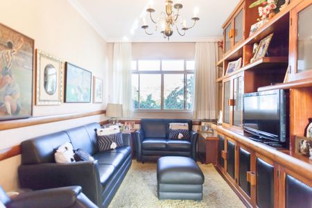 Apartamento à venda com 190m², 4 quartos e 2 vagasSala de TV