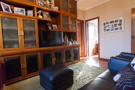 Apartamento à venda com 190m², 4 quartos e 2 vagasSala de TV