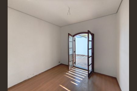 Casa à venda com 250m², 4 quartos e 3 vagasQuarto 2