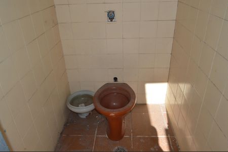 Casa à venda com 250m², 4 quartos e 3 vagasBanheiro da serviço 2