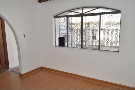 Casa à venda com 250m², 4 quartos e 3 vagasSala