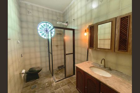 Casa à venda com 250m², 4 quartos e 3 vagasBanheiro