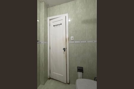 Apartamento à venda com 150m², 3 quartos e 1 vaga Apartamento à venda com 150m², 3 quartos e 1 vagaBanheiro social