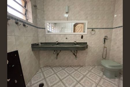 Casa à venda com 416m², 3 quartos e 6 vagas Casa à venda com 416m², 3 quartos e 6 vagasBanheiro 3