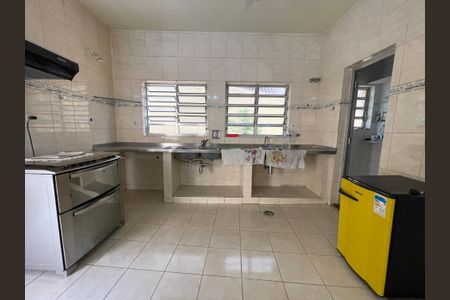 Casa à venda com 416m², 3 quartos e 6 vagas Casa à venda com 416m², 3 quartos e 6 vagasCozinha