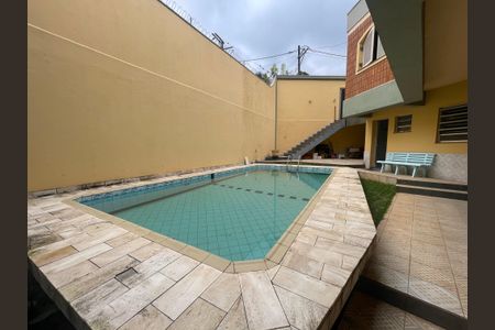 Casa à venda com 416m², 3 quartos e 6 vagas Casa à venda com 416m², 3 quartos e 6 vagasPiscina