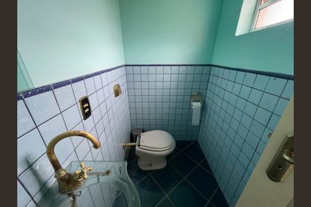 Casa à venda com 416m², 3 quartos e 6 vagas Casa à venda com 416m², 3 quartos e 6 vagasBanheiro 1