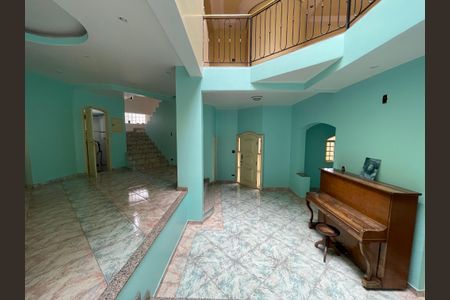 Casa à venda com 416m², 3 quartos e 6 vagas Casa à venda com 416m², 3 quartos e 6 vagasSala