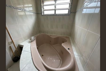 Casa à venda com 416m², 3 quartos e 6 vagas Casa à venda com 416m², 3 quartos e 6 vagasBanheiro da Suíte