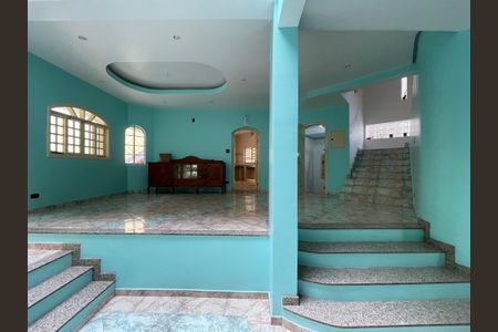 Casa à venda com 416m², 3 quartos e 6 vagas Casa à venda com 416m², 3 quartos e 6 vagasSala