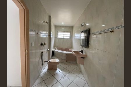 Casa à venda com 416m², 3 quartos e 6 vagas Casa à venda com 416m², 3 quartos e 6 vagasBanheiro da Suíte