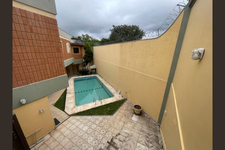 Casa à venda com 416m², 3 quartos e 6 vagas Casa à venda com 416m², 3 quartos e 6 vagasPiscina