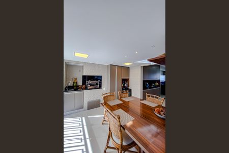 Apartamento para alugar com 184m², 3 quartos e 3 vagasVaranda