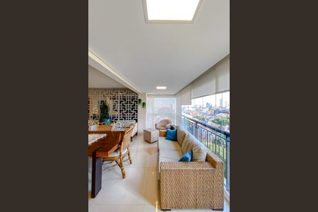 Apartamento para alugar com 184m², 3 quartos e 3 vagasVaranda